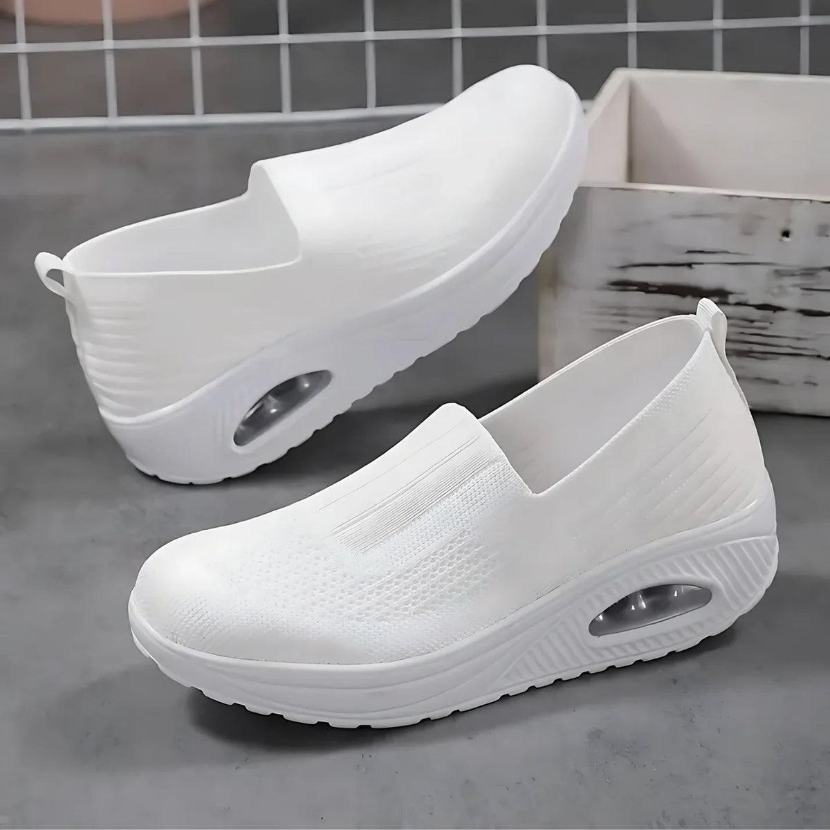 Donna Soft Cushioned Slip-On Sneakers for Women