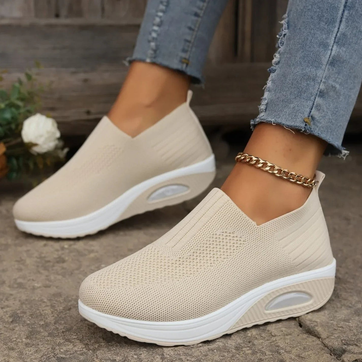 Donna Soft Cushioned Slip-On Sneakers for Women