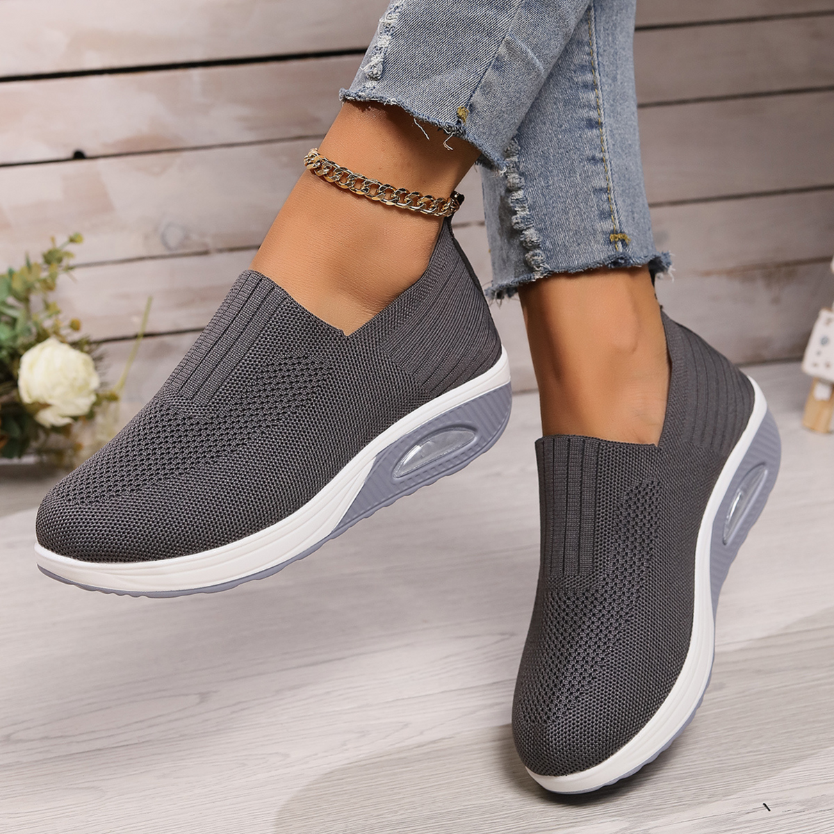 Donna Soft Cushioned Slip-On Sneakers for Women