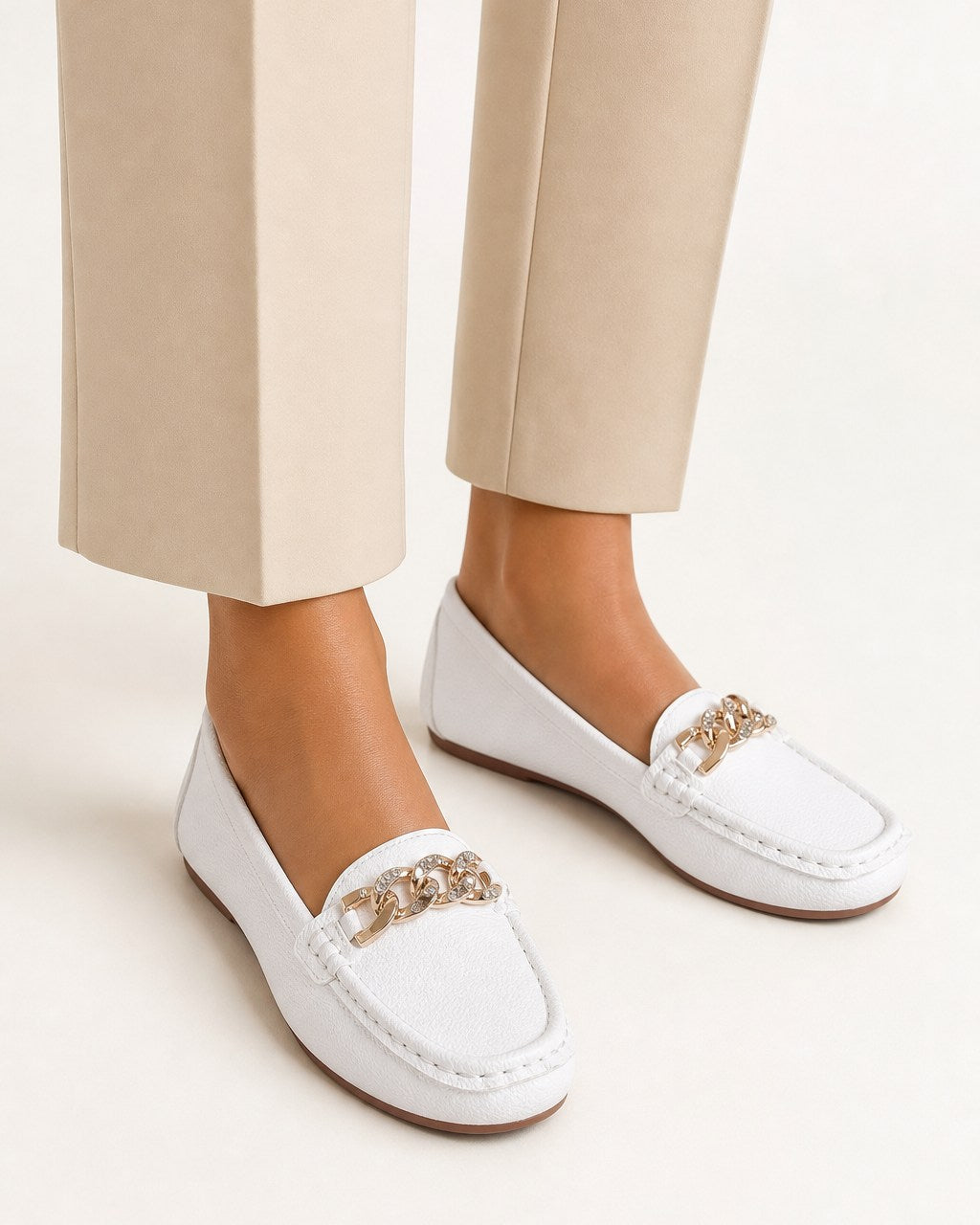 Marion Elegant Orthopedic Loafers with Gold Chain
